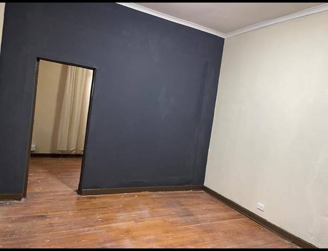 6 BEDROOM HOUSE FOR SALE IN BEZUIDENHOUT VALLEY